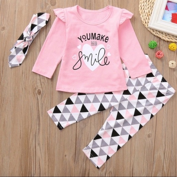 INFANT GIRL “YOU MAKE ME SMILE” OUTFIT - Picture 2 of 6